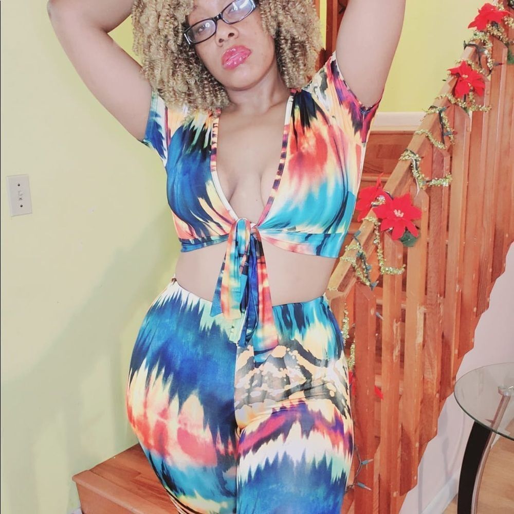 Multicolored Pants & Cropped Top Set - Picture 5 of 6